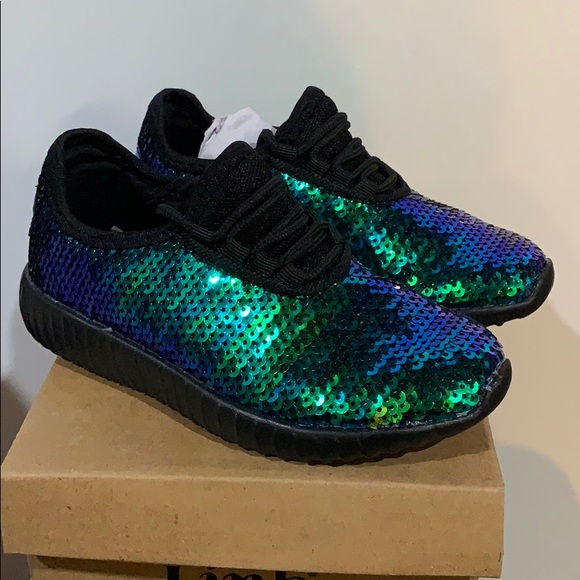 Last pair❗️size 11 Girl sneakers - Picture 2 of 5